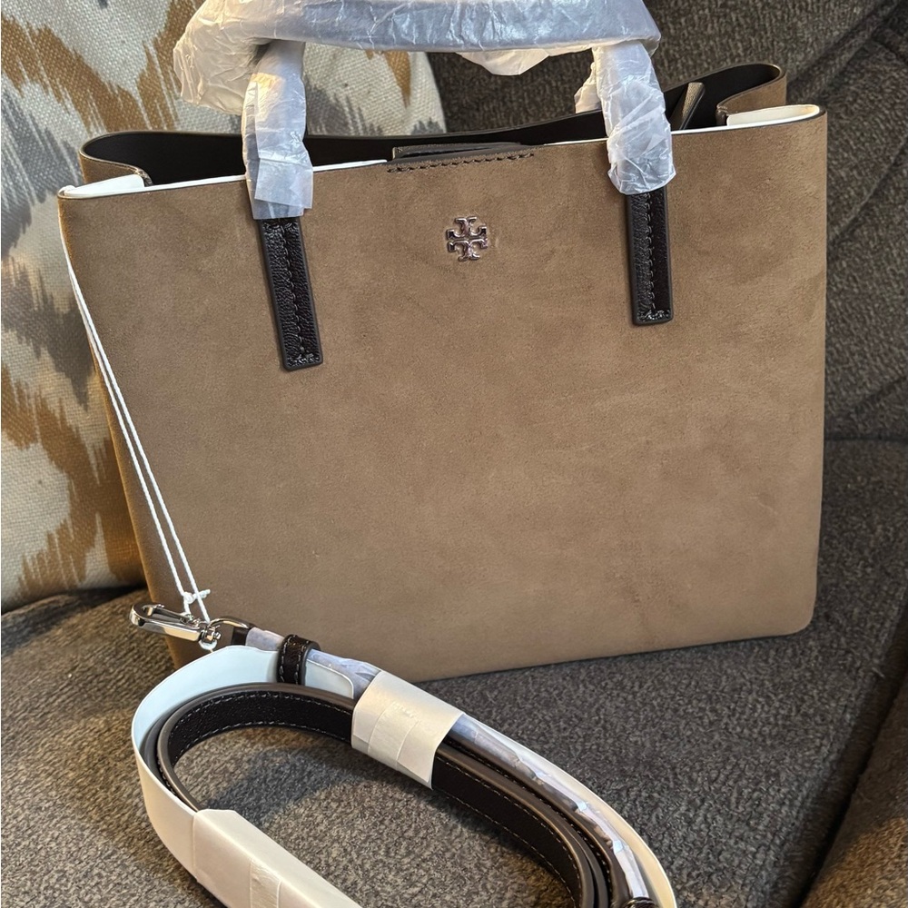 Authentic Tory Burch Suede /leather magnetic closure 2 compartments crossbody - Picture 4 of 14